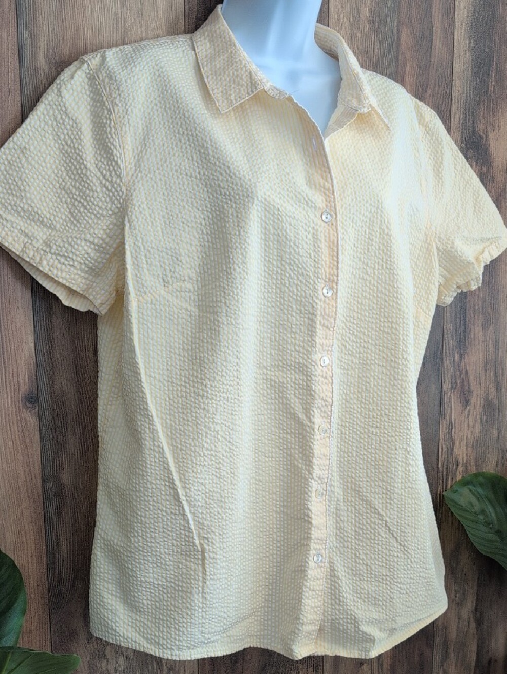 L.L. Bean Pale Yellow Short-Sleeve Button-Down Shirt XL 559A